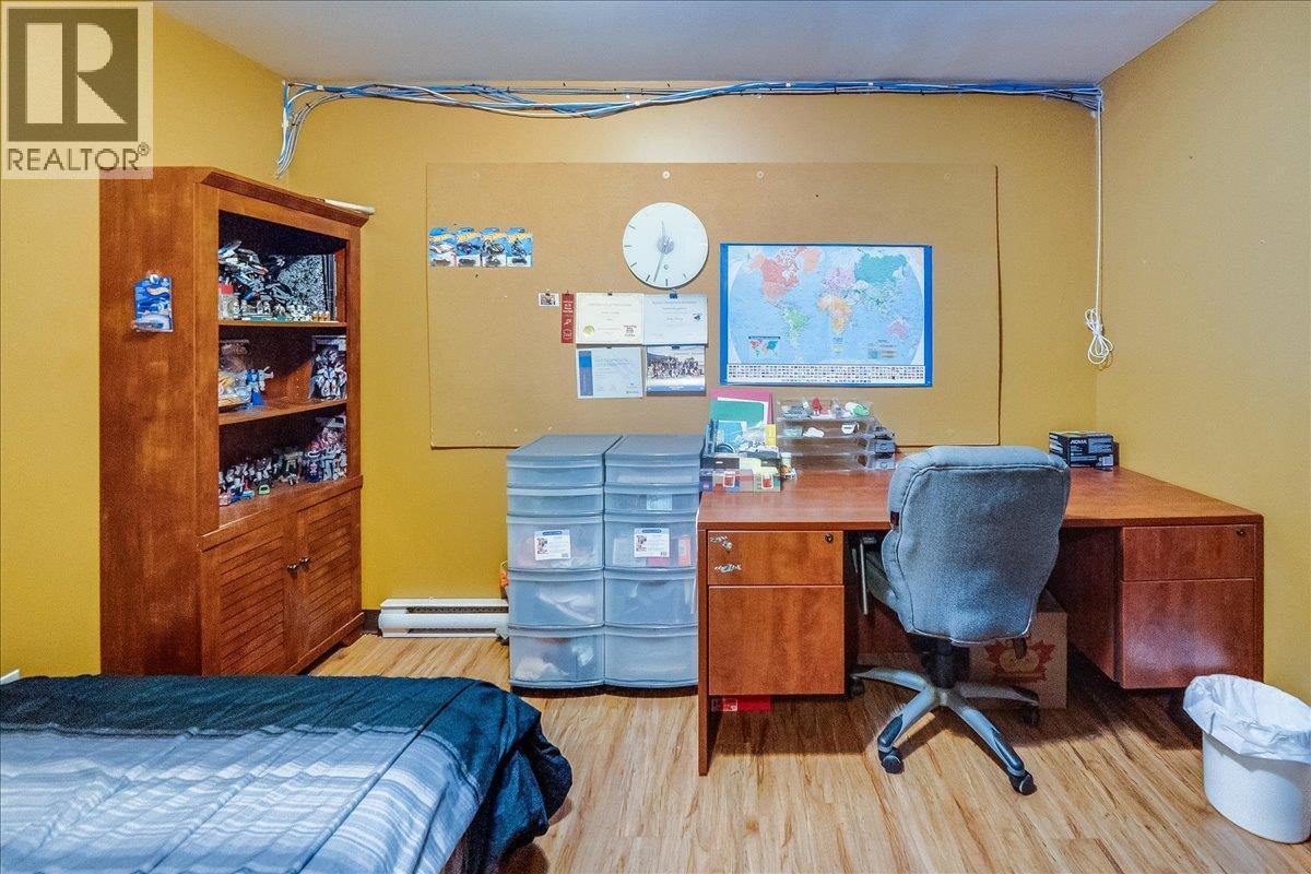  932/938 Columbia Avenue, Castlegar