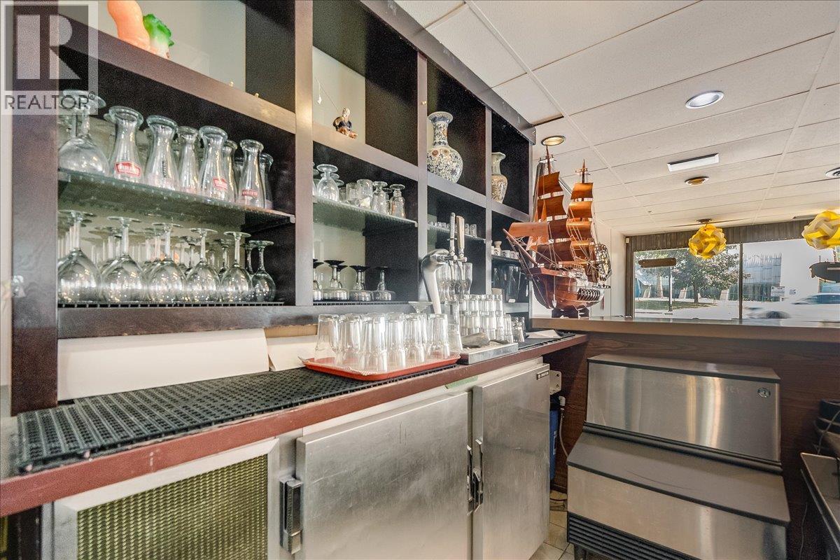  932/938 Columbia Avenue, Castlegar