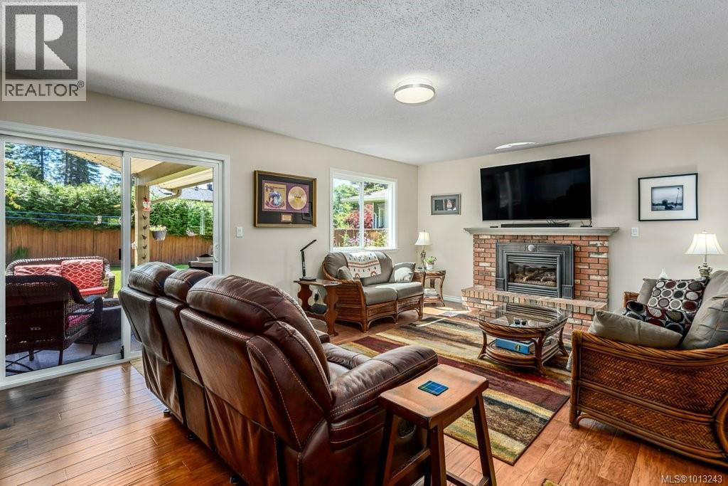 1665 Chester Pl, Comox