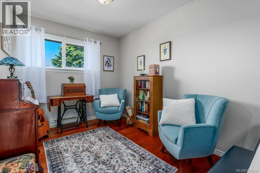 1665 Chester Pl, Comox