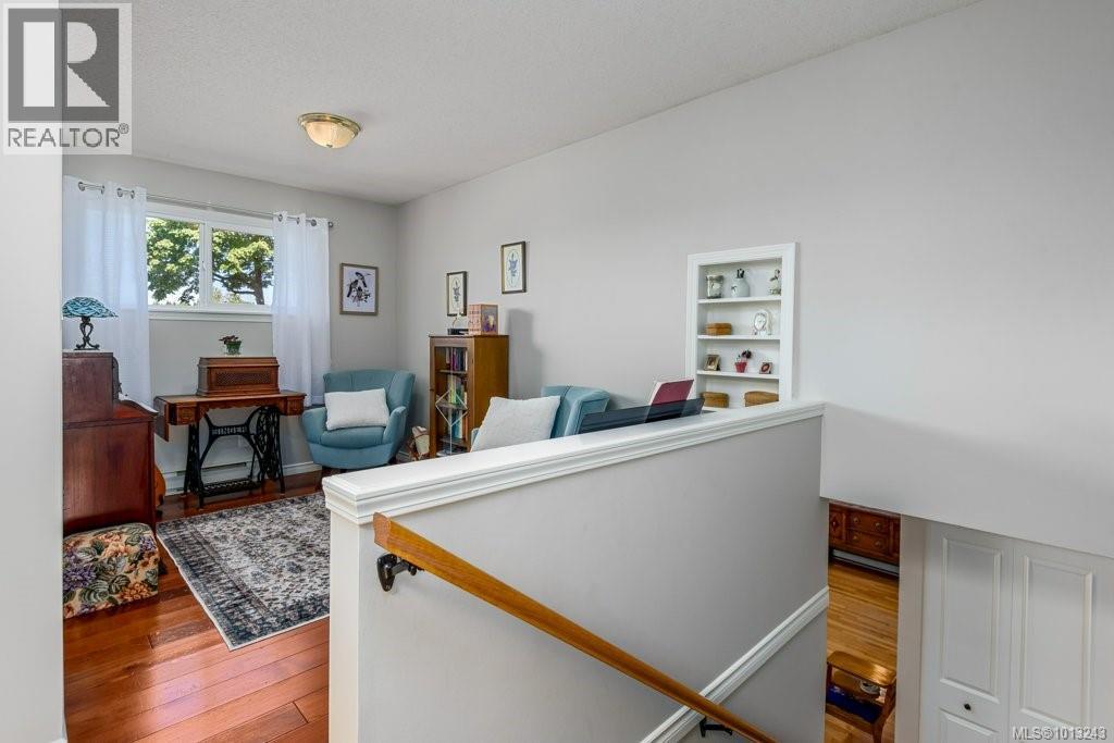 1665 Chester Pl, Comox
