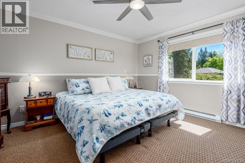 1665 Chester Pl, Comox