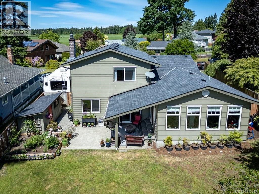 1665 Chester Pl, Comox