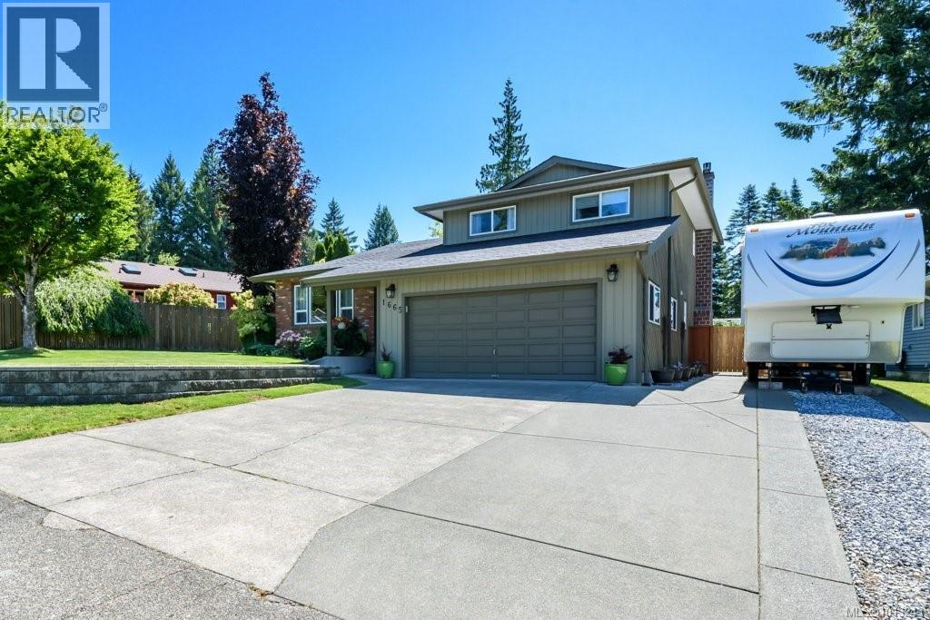 1665 Chester Pl, Comox