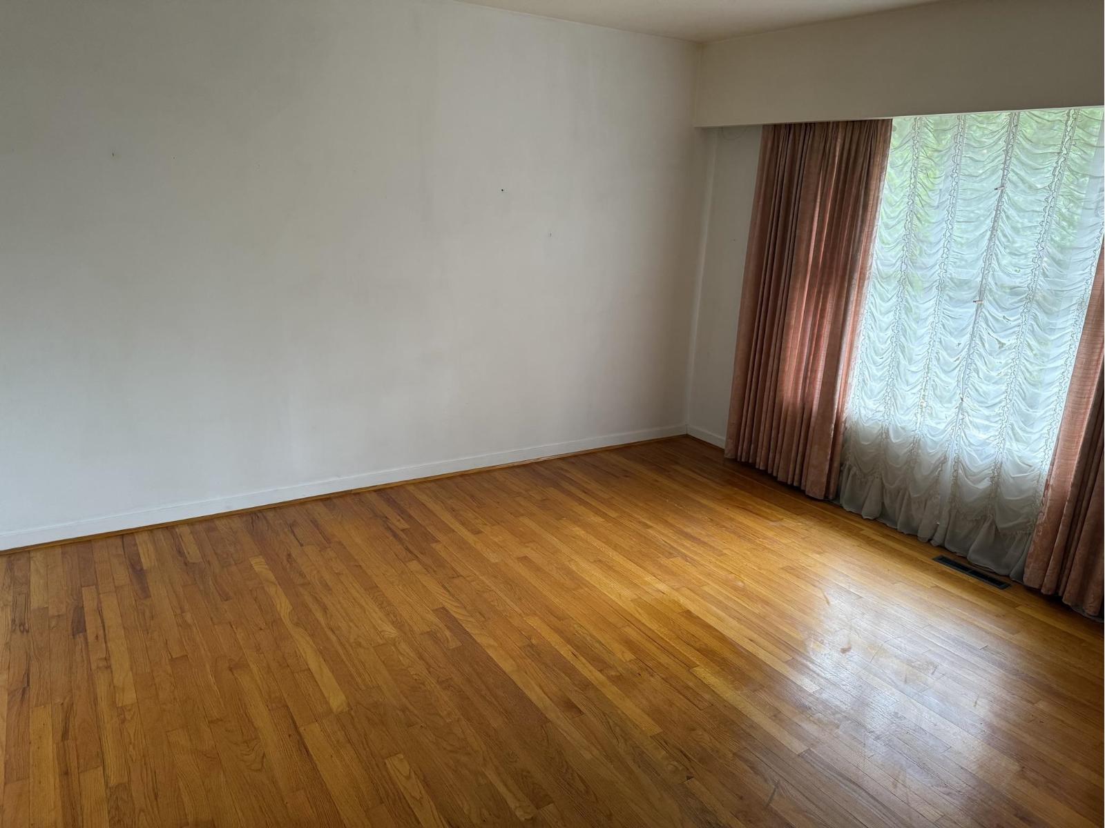 16203 8 AVENUE, Surrey