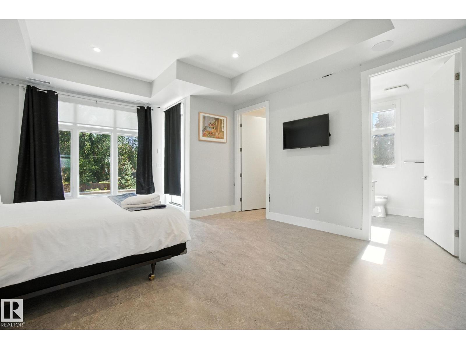 11823 SASKATCHEWAN DR NW, Edmonton