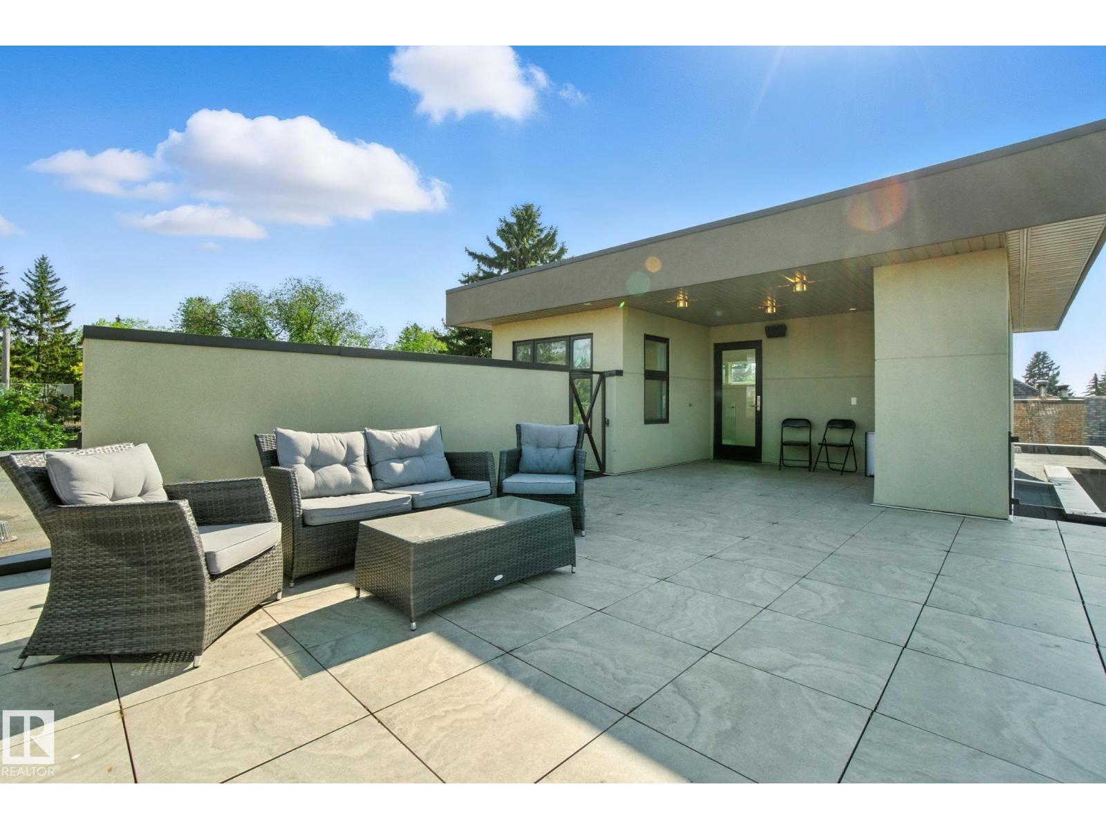 11823 SASKATCHEWAN DR NW, Edmonton