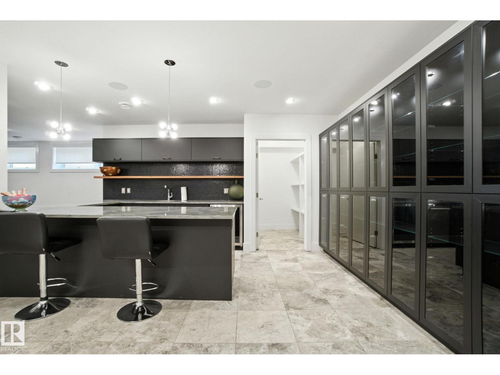 11823 SASKATCHEWAN DR NW - 67