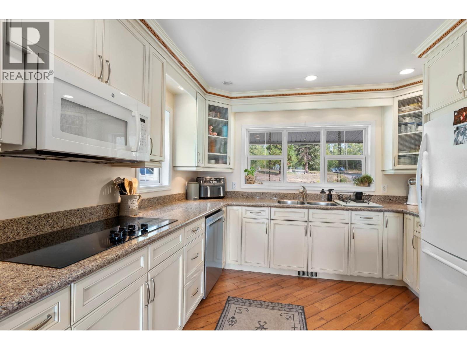 7492 FRASER WAY, Bridge Lake