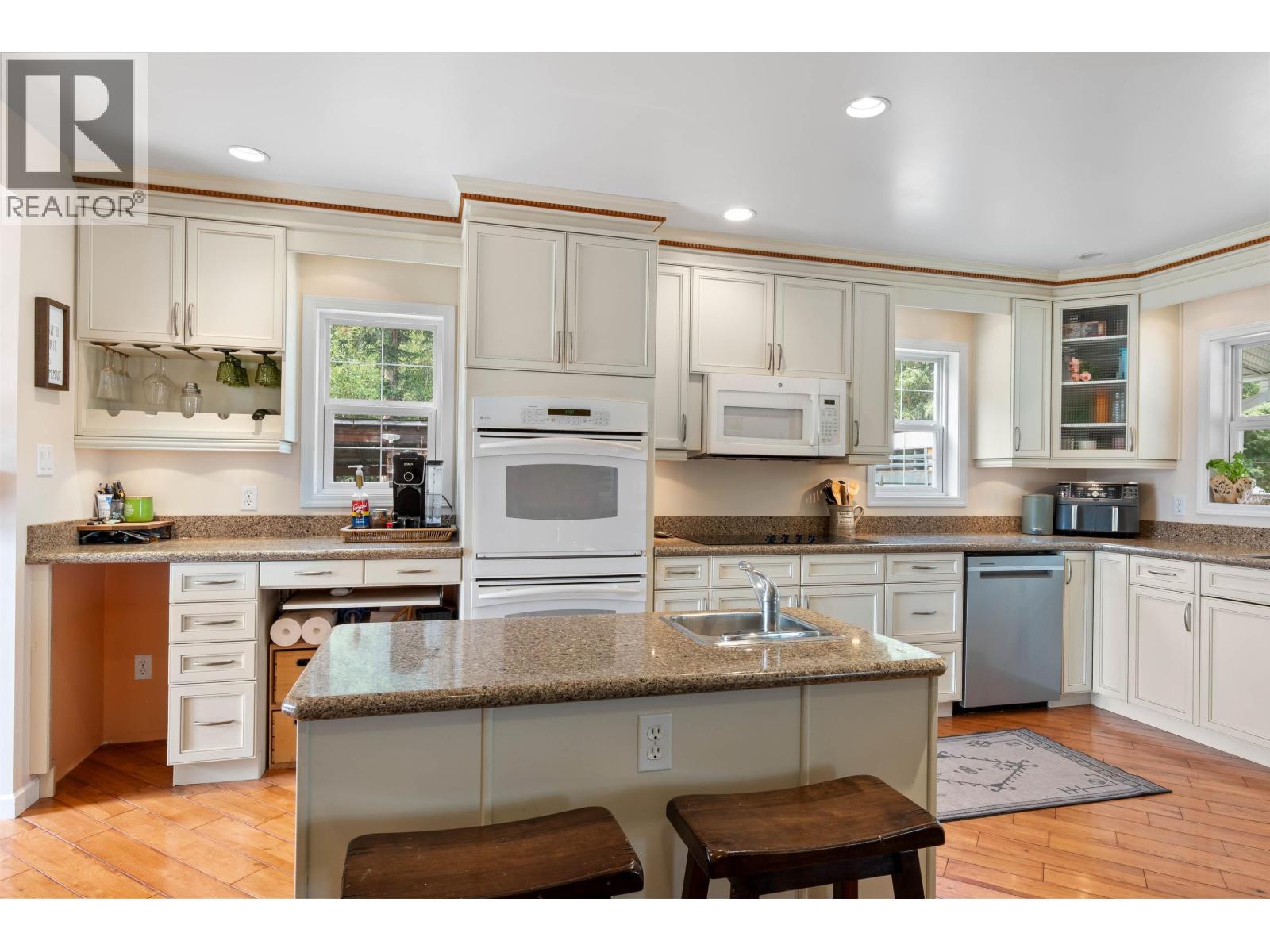 7492 FRASER WAY, Bridge Lake