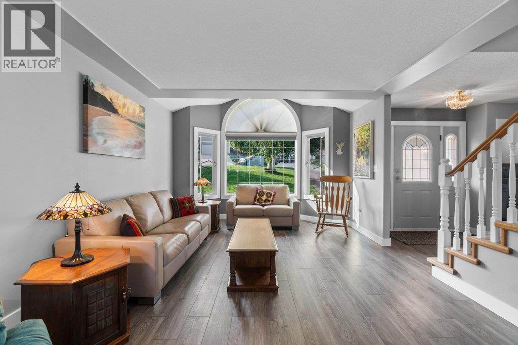 2121 3 Avenue SE, Salmon Arm