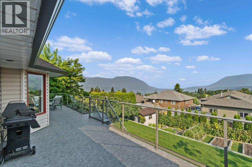 2121 3 Avenue SE, Salmon Arm