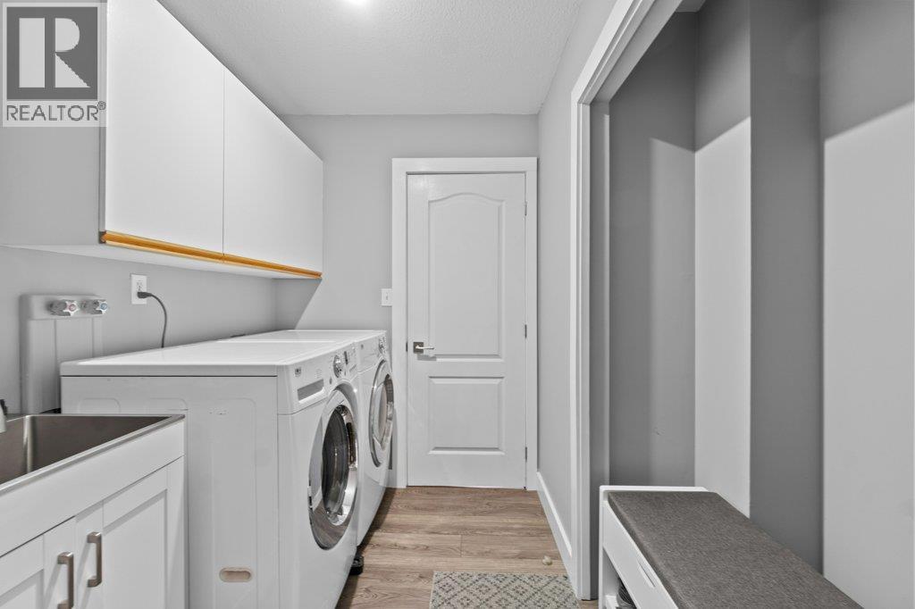 2121 3 Avenue SE, Salmon Arm