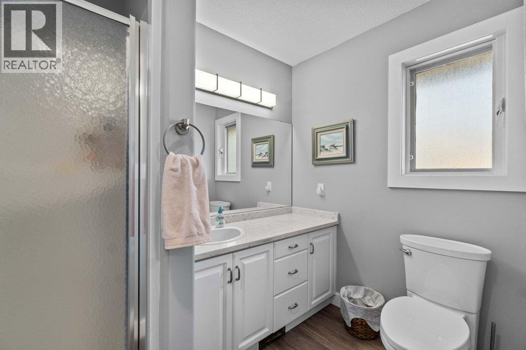 2121 3 Avenue SE, Salmon Arm