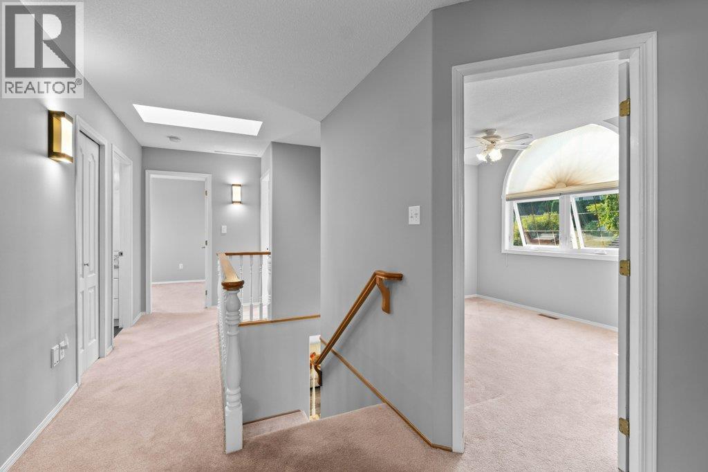 2121 3 Avenue SE, Salmon Arm