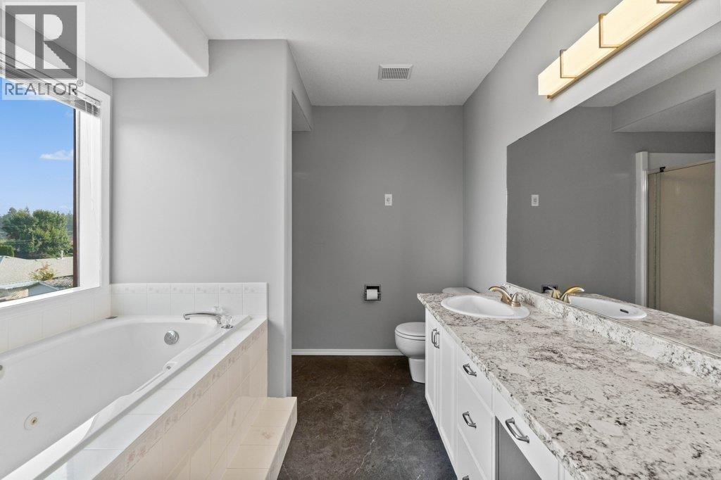 2121 3 Avenue SE, Salmon Arm