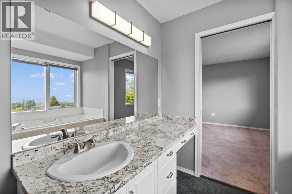 2121 3 Avenue SE, Salmon Arm