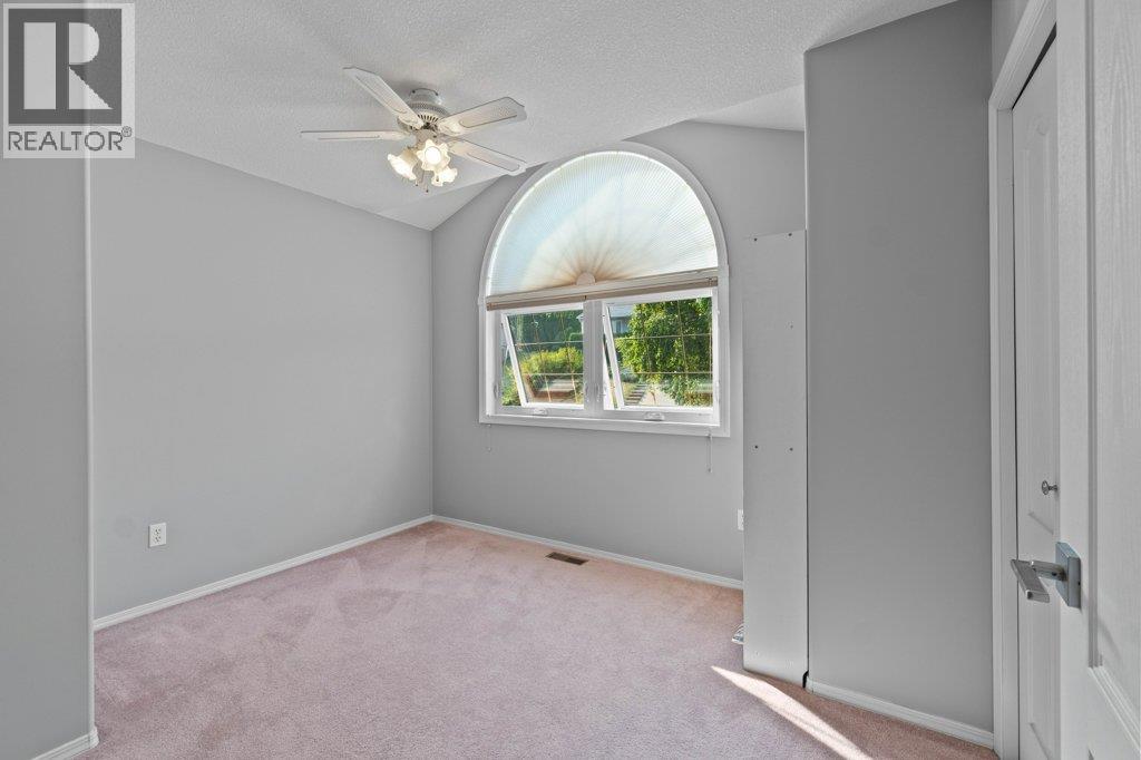 2121 3 Avenue SE, Salmon Arm