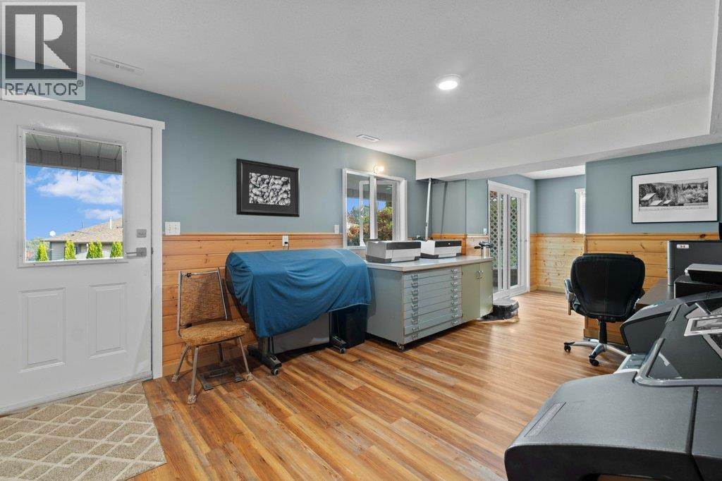 2121 3 Avenue SE, Salmon Arm