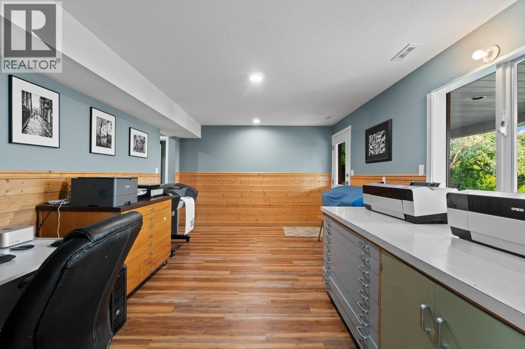 2121 3 Avenue SE, Salmon Arm