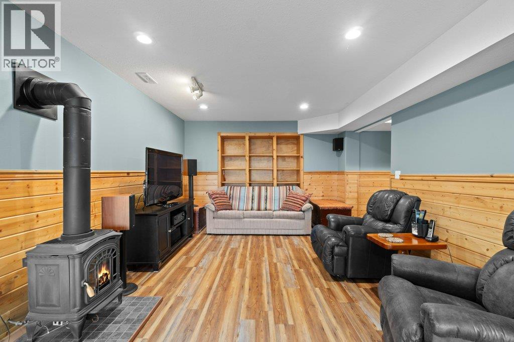 2121 3 Avenue SE, Salmon Arm