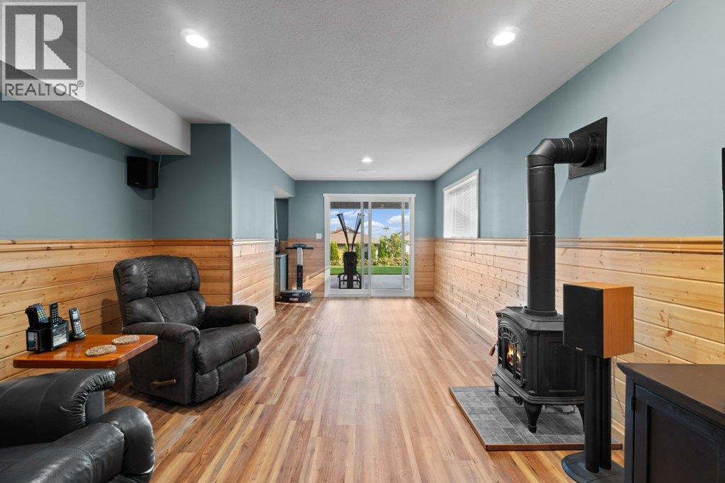 2121 3 Avenue SE, Salmon Arm