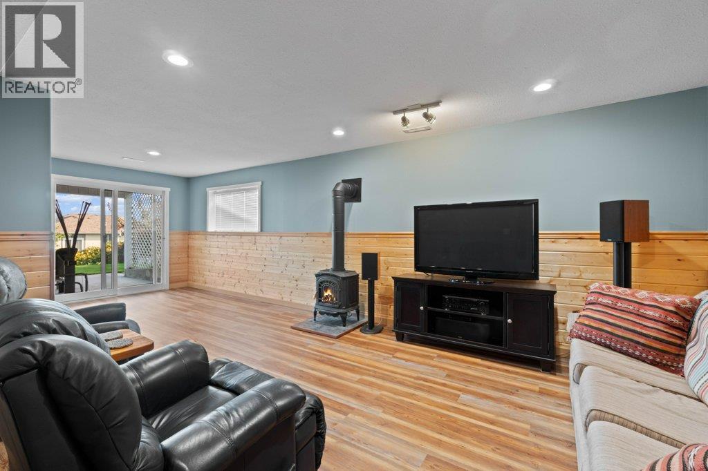 2121 3 Avenue SE, Salmon Arm