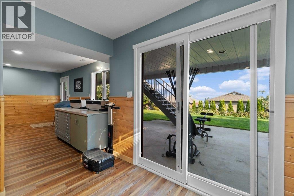 2121 3 Avenue SE, Salmon Arm