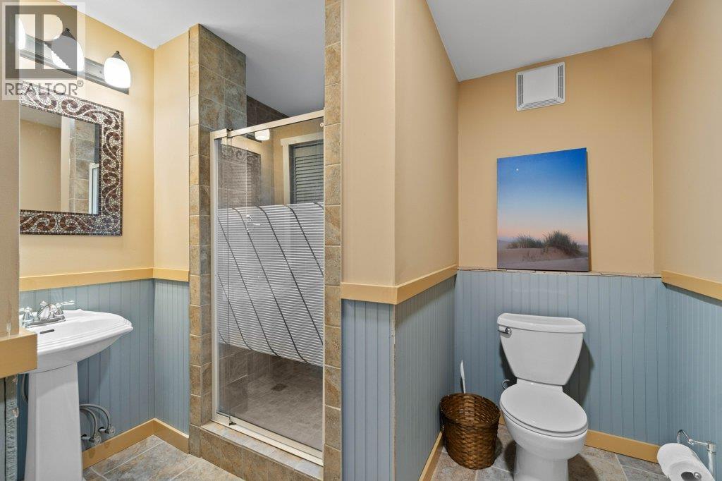 2121 3 Avenue SE, Salmon Arm