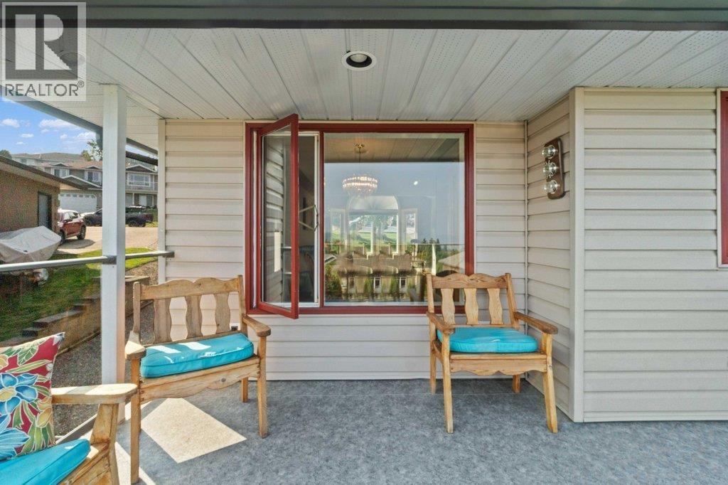 2121 3 Avenue SE, Salmon Arm