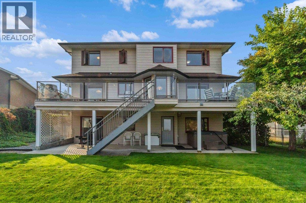 2121 3 Avenue SE, Salmon Arm