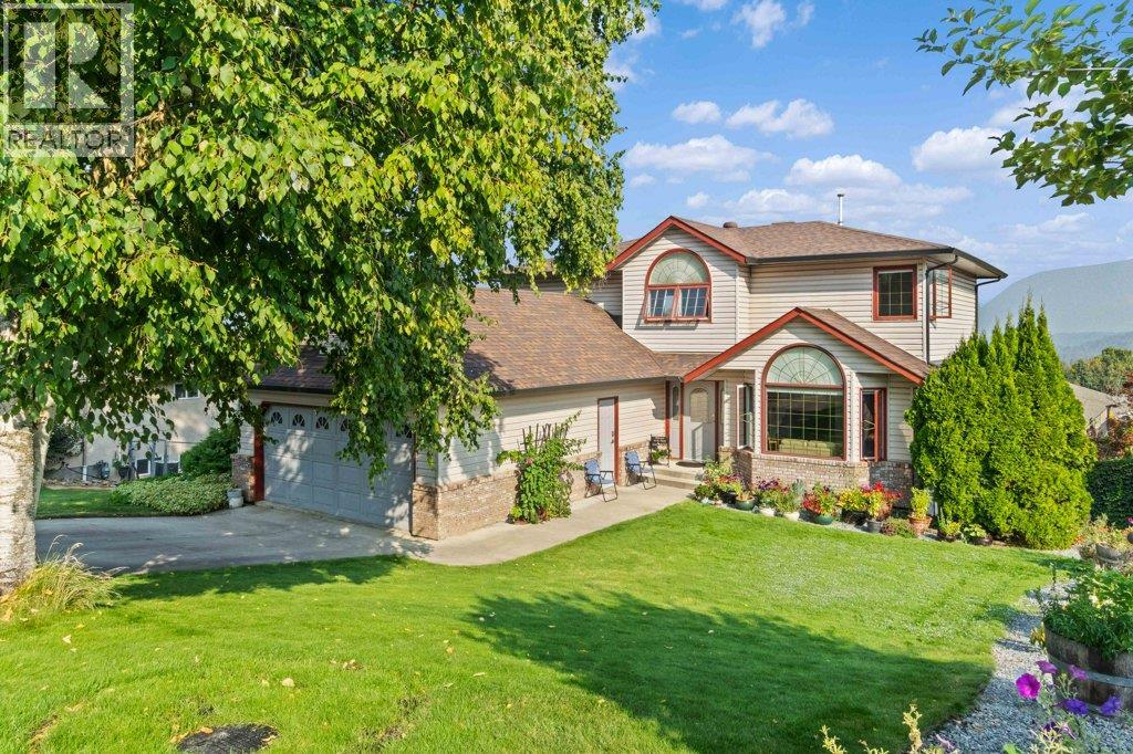 2121 3 Avenue SE, Salmon Arm