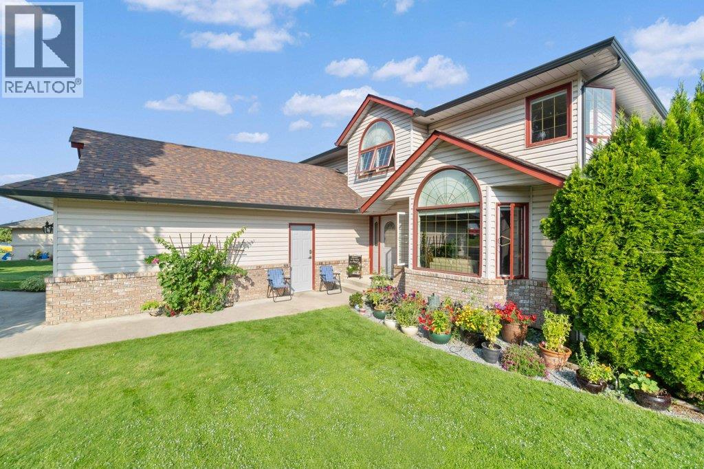 2121 3 Avenue SE, Salmon Arm