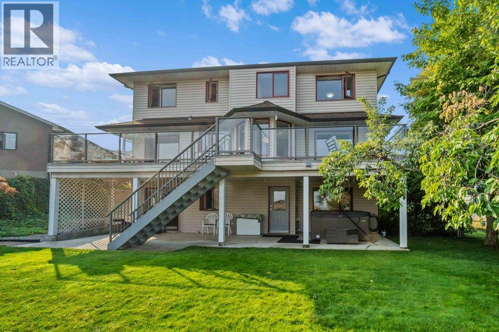 2121 3 Avenue SE, Salmon Arm