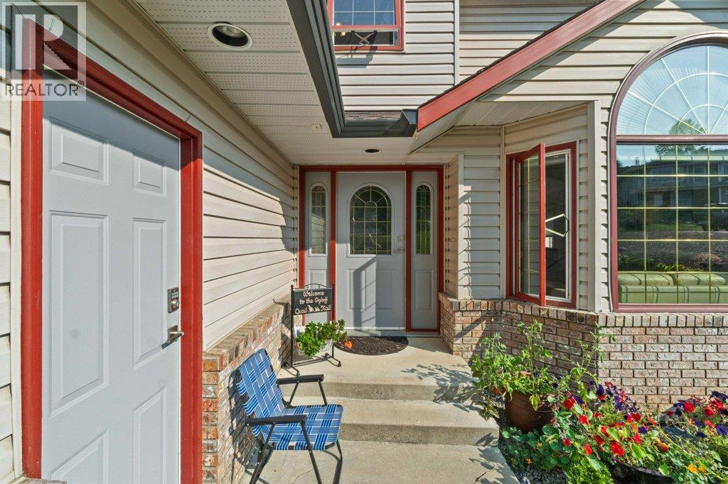 2121 3 Avenue SE, Salmon Arm