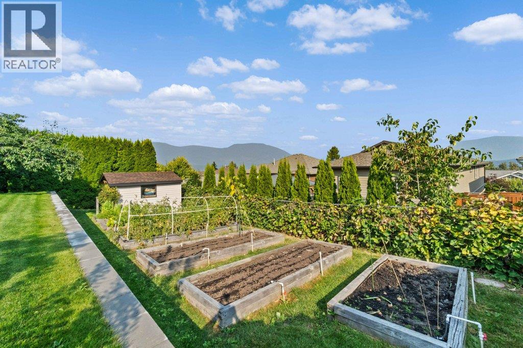 2121 3 Avenue SE, Salmon Arm