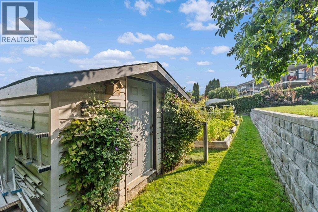 2121 3 Avenue SE, Salmon Arm