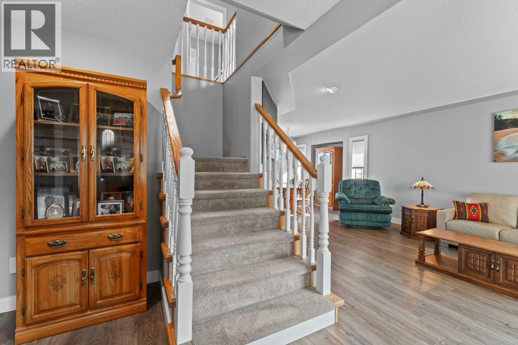 2121 3 Avenue SE, Salmon Arm