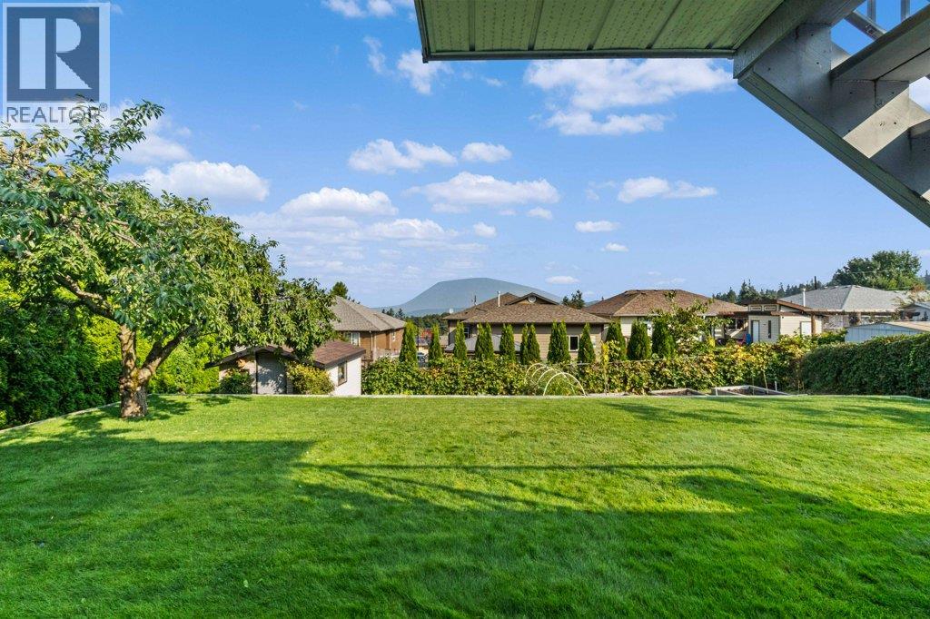 2121 3 Avenue SE, Salmon Arm