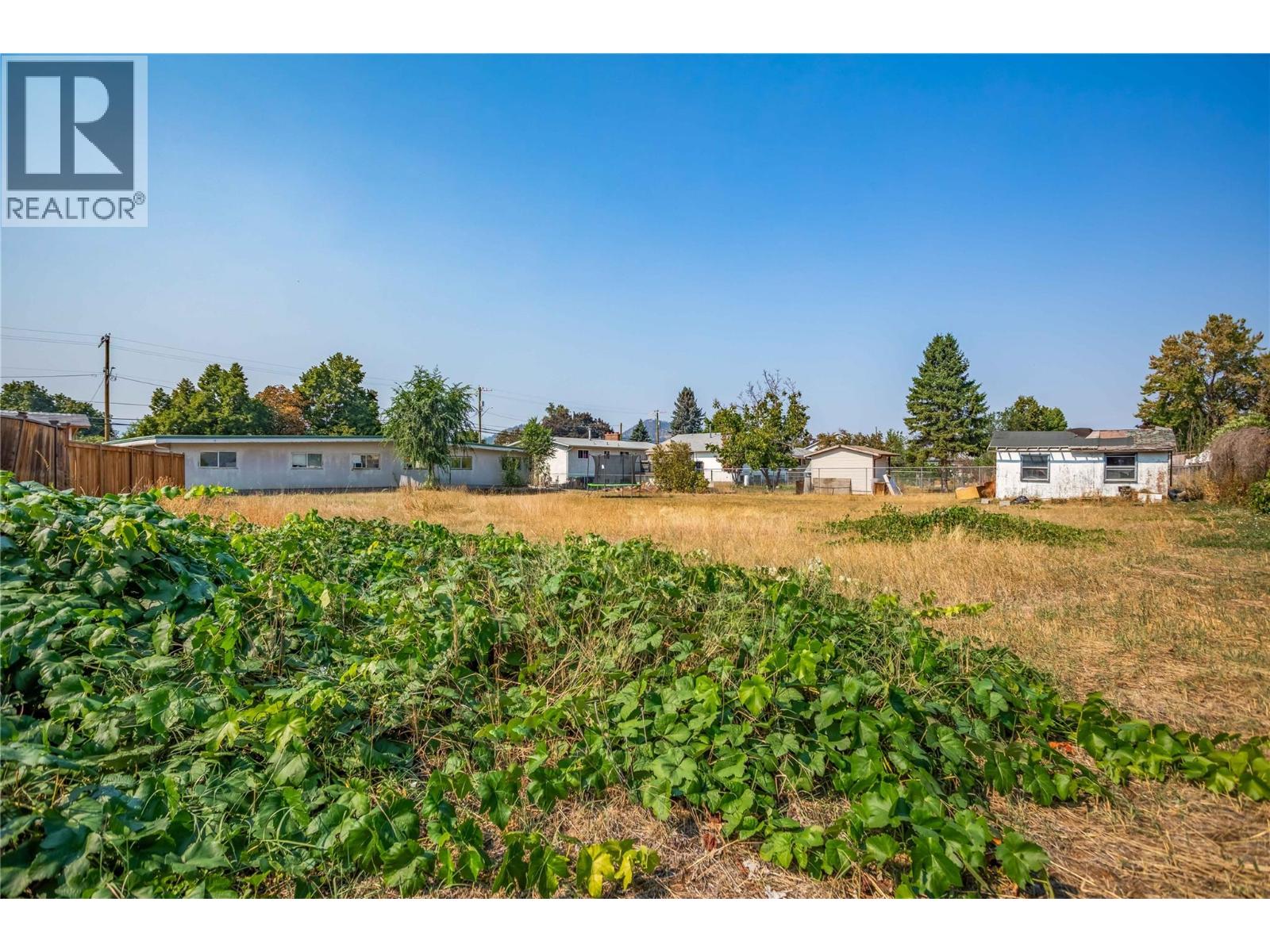  715B Gerstmar Road, Kelowna