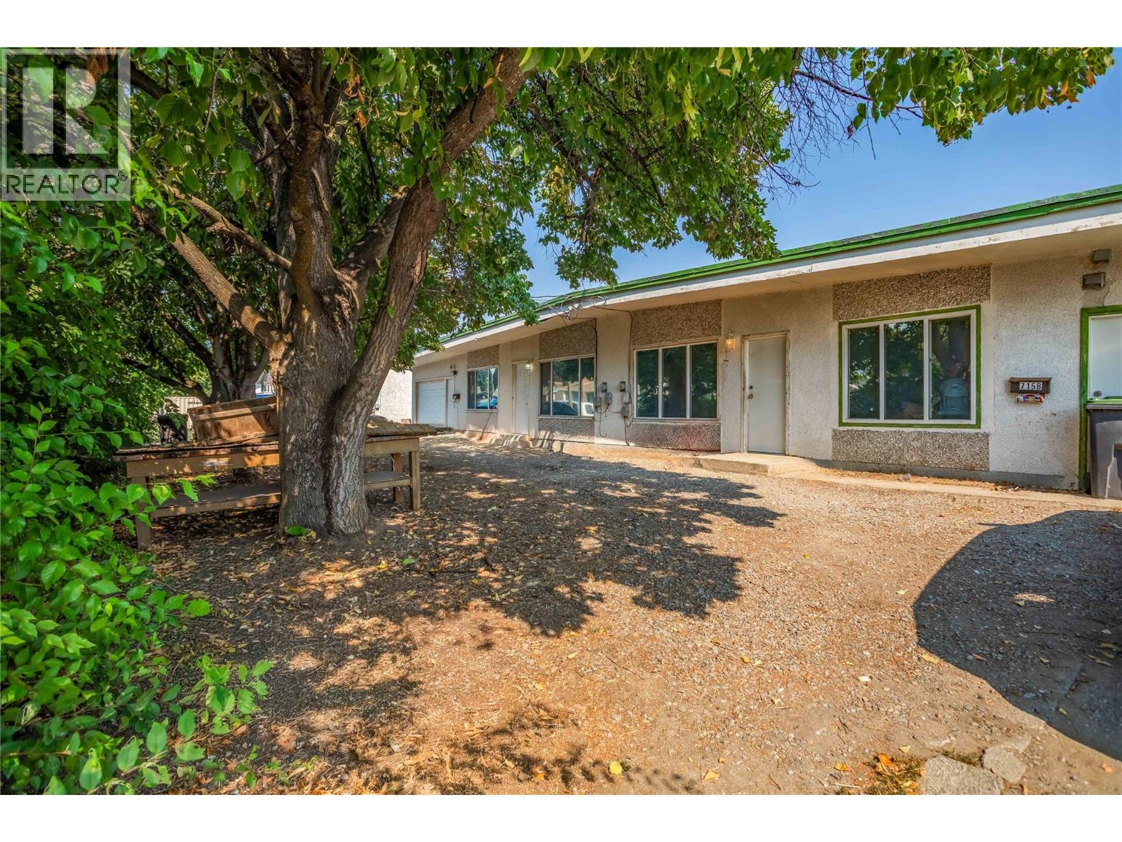 715B Gerstmar Road, Kelowna