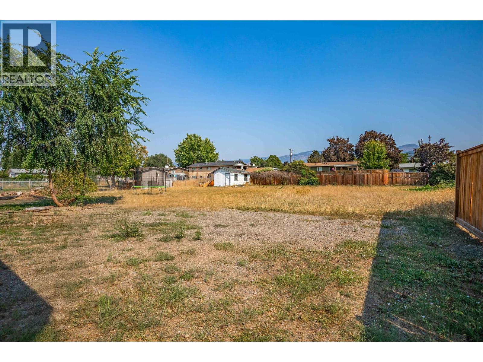  715B Gerstmar Road, Kelowna