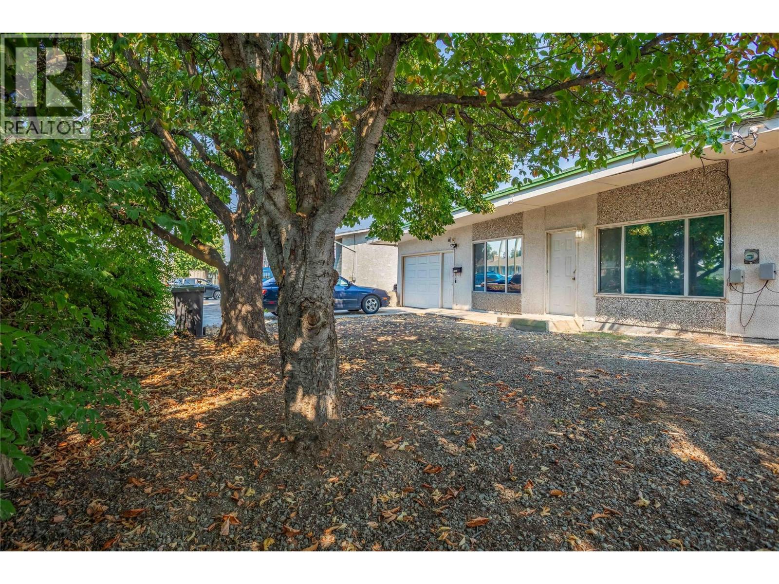  715A Gerstmar Road, Kelowna
