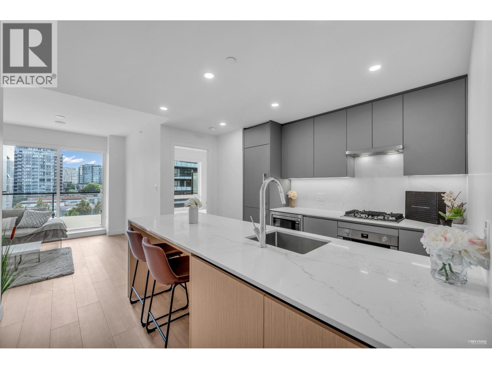 607 5593 NO. 3 ROAD, Richmond