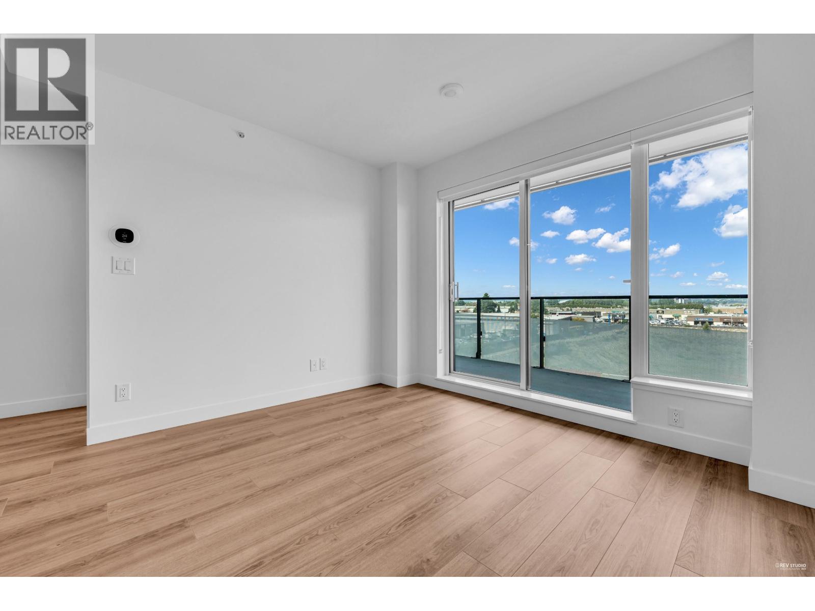 610 5593 NUMBER 3 ROAD, Richmond