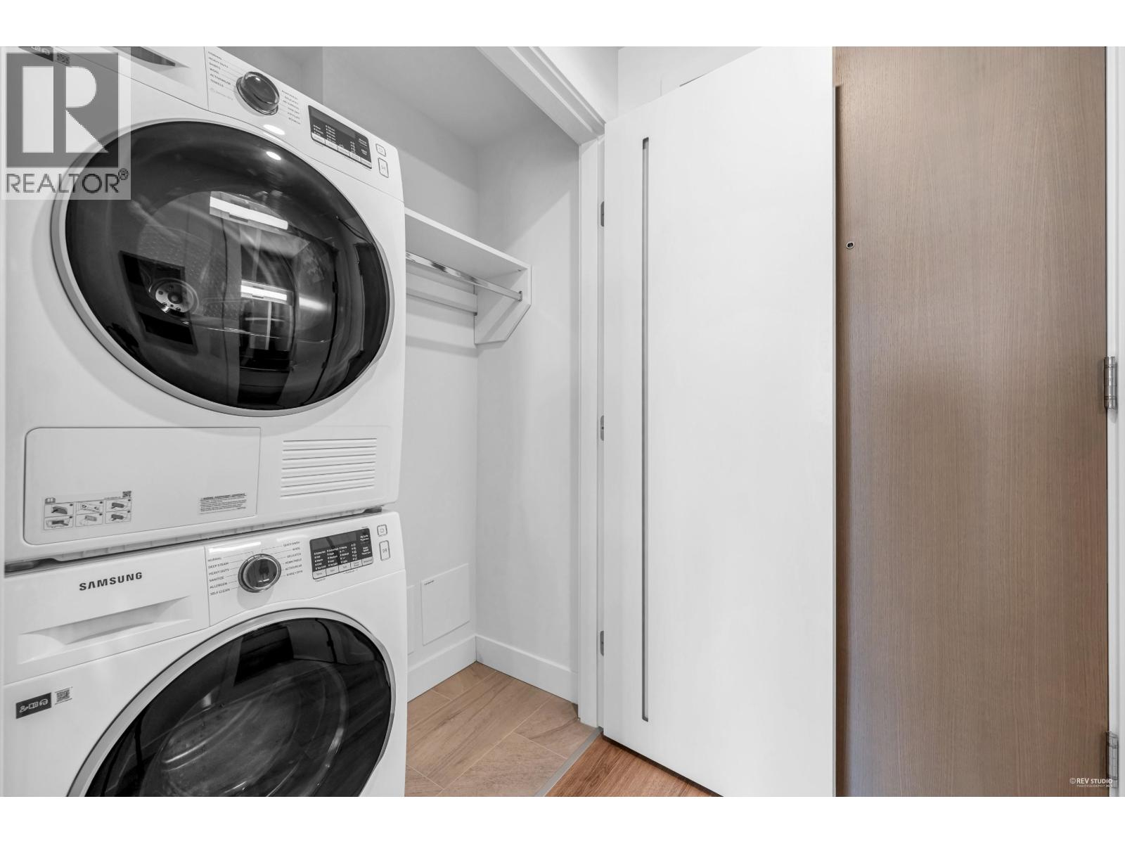 610 5593 NUMBER 3 ROAD, Richmond