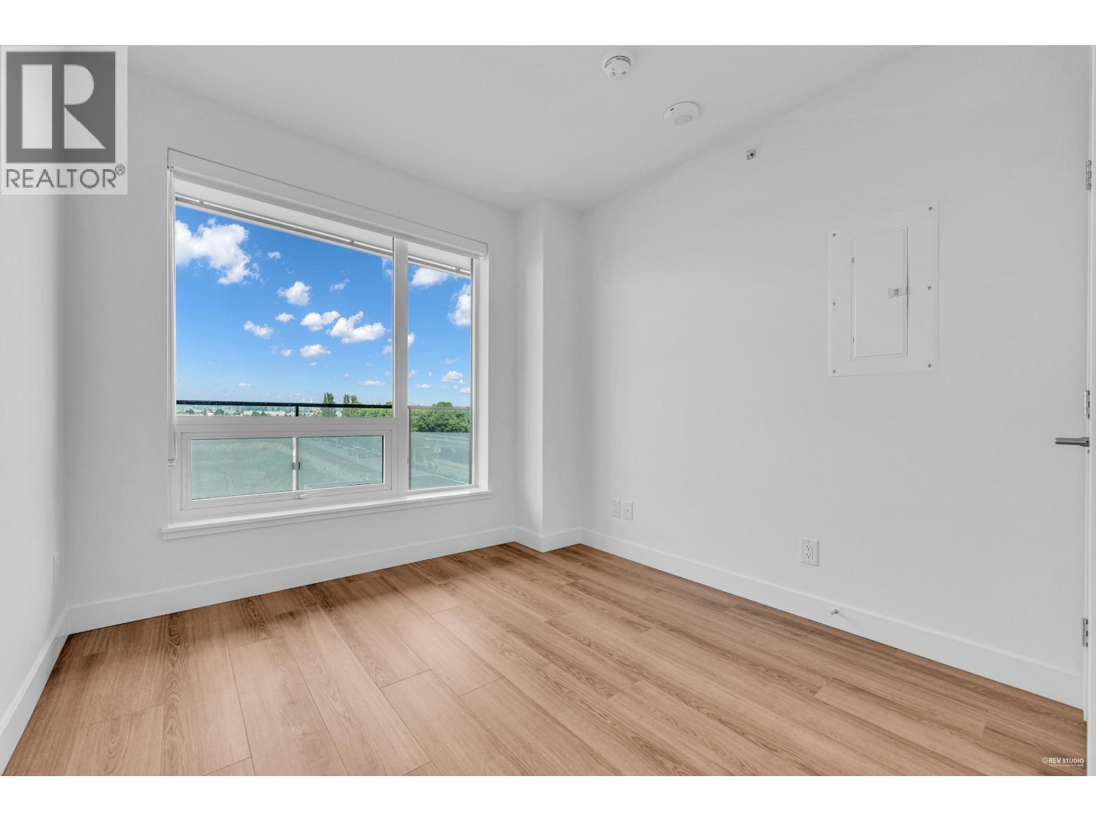 610 5593 NUMBER 3 ROAD, Richmond