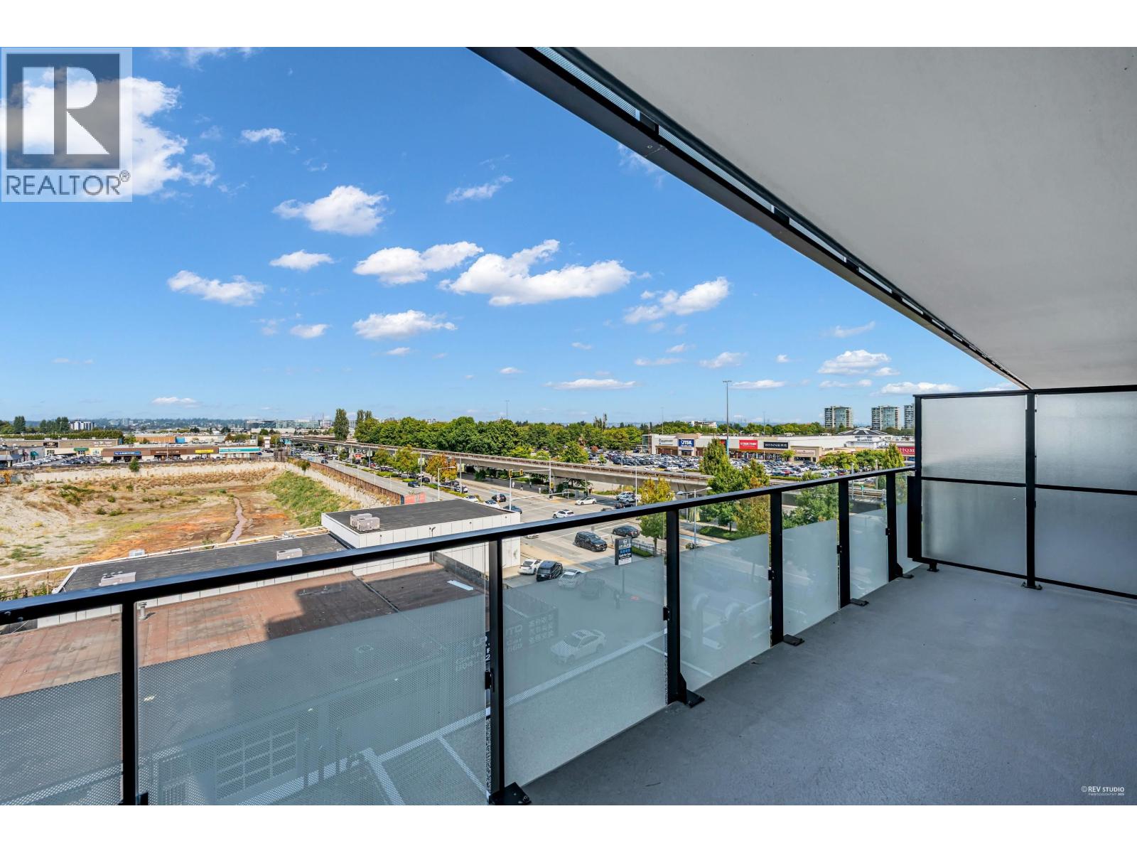 610 5593 NUMBER 3 ROAD, Richmond