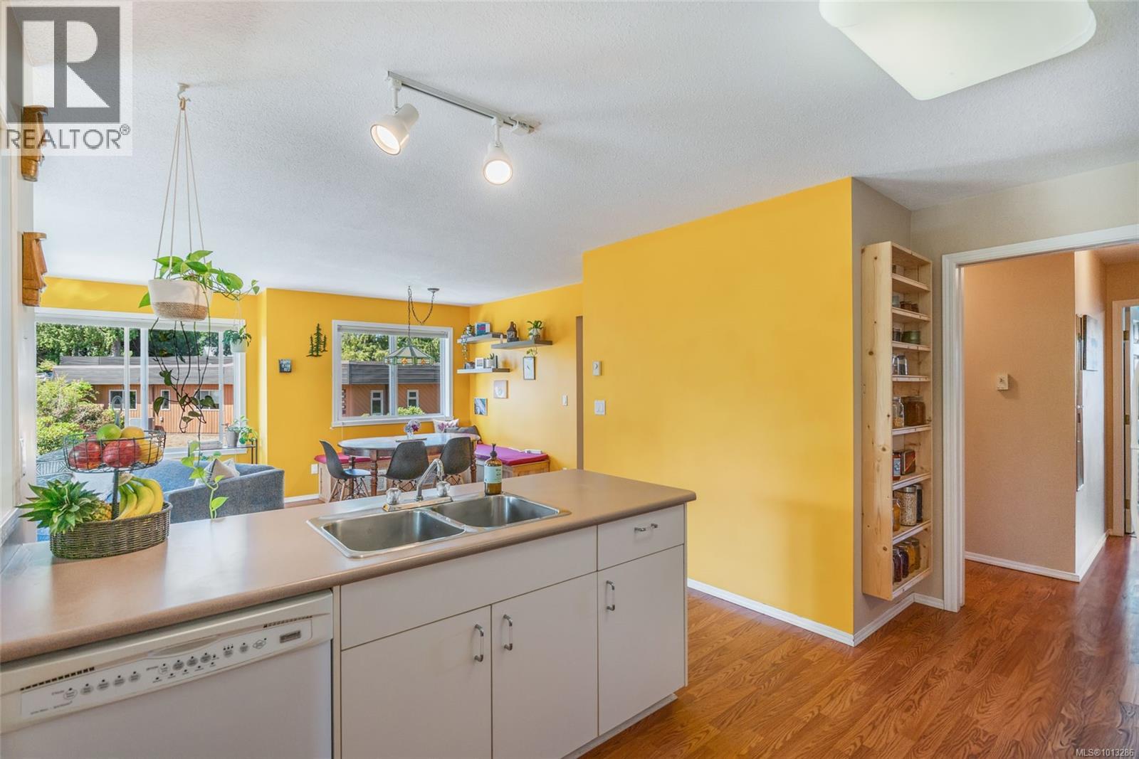10 161 Fern Rd, Qualicum Beach