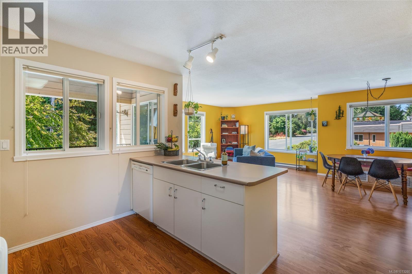 10 161 Fern Rd, Qualicum Beach